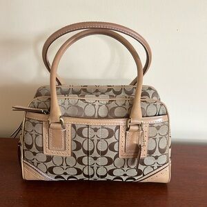 Beige Coach bag, medium size